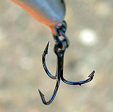 вращающиеся тройники, существенно улучшающие «зацепистость» приманки