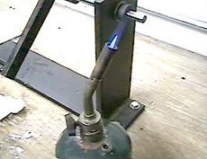 Для того, чтобы удалить пузырьки, можно воспользоваться помощью газовой горелки. 