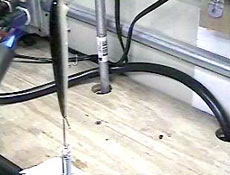 Остановите вращение и придайте приманке вертикальное положение