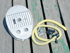 Лодки теперь укомплектовываются ножным 2-х камерным насосом Браво 10