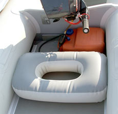 Лодки серии Sport и Fishing Line 2006 года выпуска будут укомплектовываться дополнительно надувной банкой оригинальной конструкции.