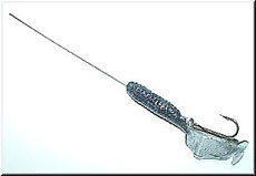 дополнительный тройник с меховой мушкой и силиконовым твистером.