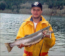 Решение модифицировать уже прижившуюся приманку и оснастить ее вторым тройником пришло не случайно 