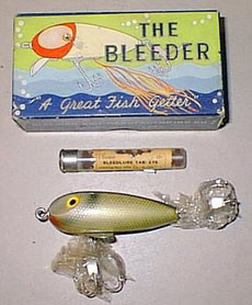 Приблизительное время появление «мыши» датируется 1940 годом, по крайней мере, в этом году она стала фигурировать в сохранившихся каталогах производителя