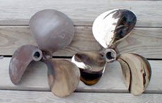 Для подвесных моторов и кормовых приводов производители обычно используют алюминиевые винты