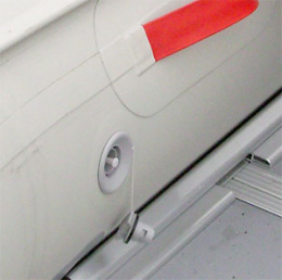 Воздушный клапан Bravo 2005 Badger серый - в лодке