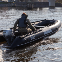 Лодка ПВХ Heavy Duty 370 AL Badger - на воде