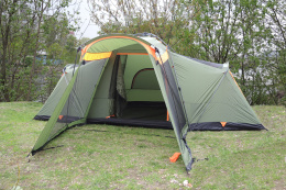 Палатка быстросборная 6-местная 4+2 CAMP - вход Палатка быстросборная 6-местная 4+2 CAMP - вход