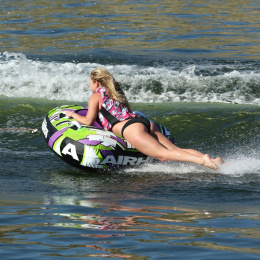 Буксируемый баллон Turbo 11 - на воде