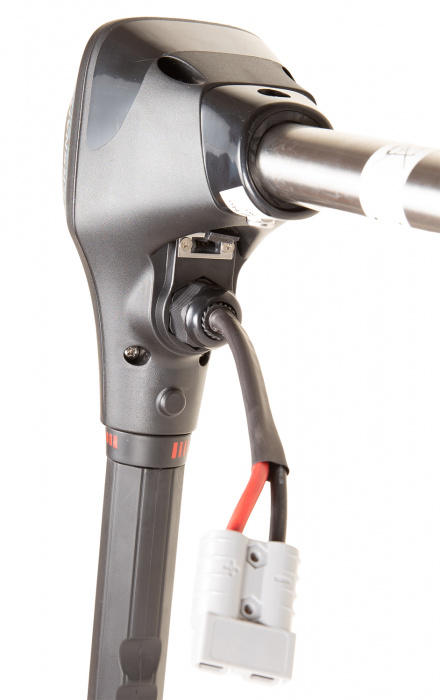 Мощный лодочный электромотор SWBL70-SW/42 - USB порт