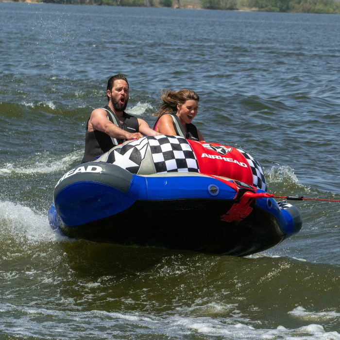 Водный аттракцион Chariot Warbird 2 - в движении