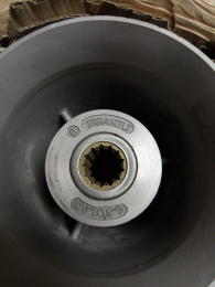 Винт Solas 13 1/4  х 17 L стальной - втулка Винт Solas 13 1/4  х 17 L стальной - втулка