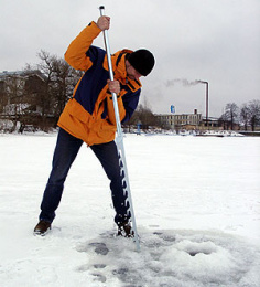 Пила для льда с металлической ручкой