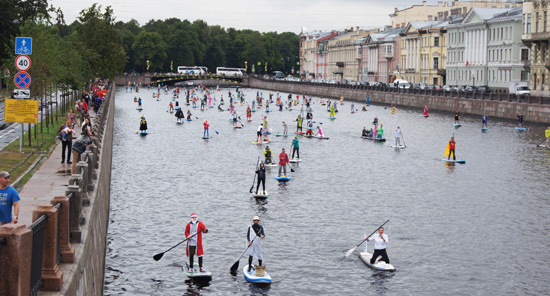 доски SUP на воде