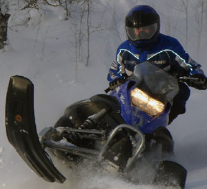 снегоход Yamaha c гусеницей Challenger Extreme 9943M